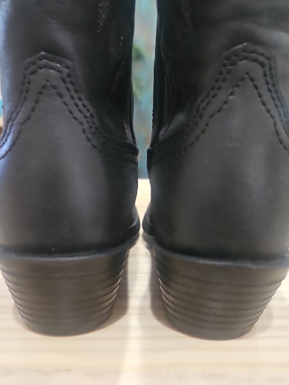 Shyanne Black Western-Style Cowboy Boots - Picture 3 of 6
